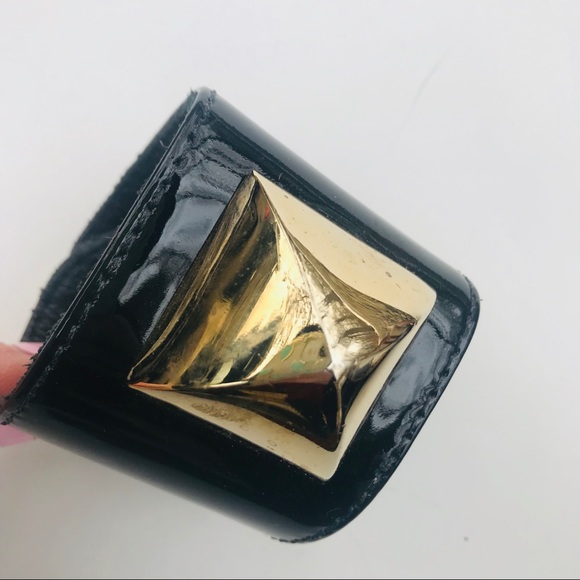 Patent Cuff - Picture 2 of 4
